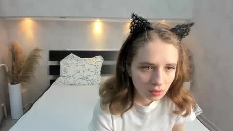 Snapshot of camilla_kelly chatting on October 17, 1:09 am Camilla online show from October 17, 1:09 am