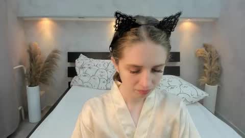 Snapshot of camilla_kelly chatting on October 20, 1:06 am Camilla online show from October 20, 1:06 am