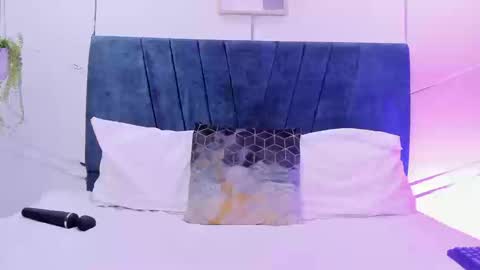 Snapshot of camilla_miller01 chatting on September 10, 10:54 pm camilla_miller01 online show from September 10, 10:54 pm