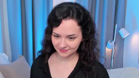 Snapshot of camilla_rowen chatting on June 20, 8:44 pm Camilla online show from June 20, 8:44 pm