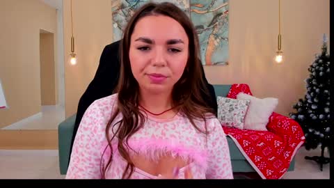 Camilla online show from December 31, 9:10 am