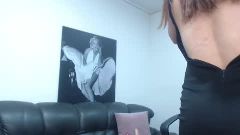 Snapshot of camille_diaz19 chatting on October 22, 9:03 pm Camille online show from October 22, 9:03 pm