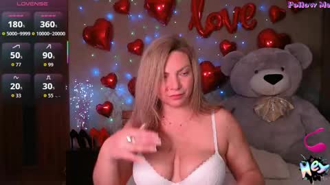 Snapshot of camille_game chatting on June 7, 9:40 pm Camille Game online show from June 7, 9:40 pm