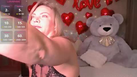 Snapshot of camille_game chatting on June 11, 12:54 am Camille Game online show from June 11, 12:54 am