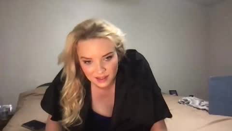 camilleclairexo online show from April 5, 3:15 am