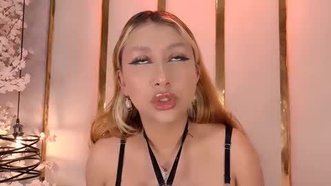 Snapshot of camillemilano chatting on October 20, 6:14 am  camille milano  online show from October 20, 6:14 am