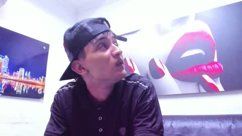 camilo_adams2005 online show from March 15, 4:35 pm