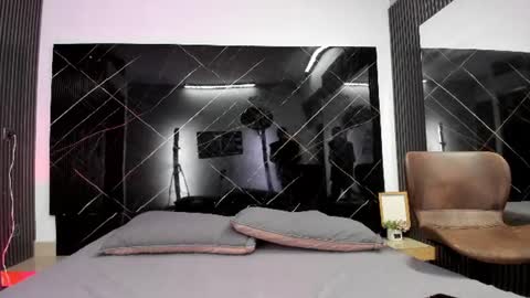 Snapshot of camilo_contrerass chatting on June 8, 7:36 pm Camilo online show from June 8, 7:36 pm