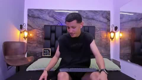 Snapshot of camilo_contrerass chatting on July 6, 8:00 pm Camilo online show from July 6, 8:00 pm