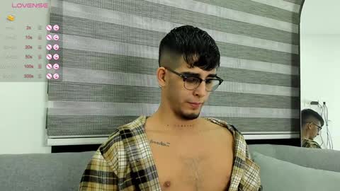   INDEPENDENT MODEL online show from January 30, 9:25 am