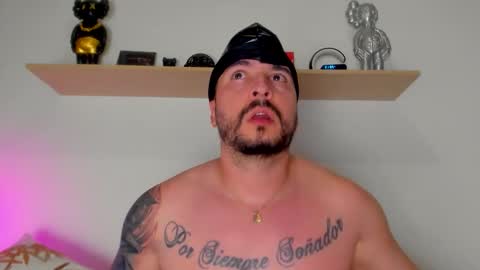 camilo_restrepo21 online show from October 3, 1:57 am