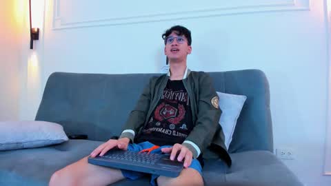 Snapshot of camilo_stark chatting on November 9, 3:05 am Camilo online show from November 9, 3:05 am