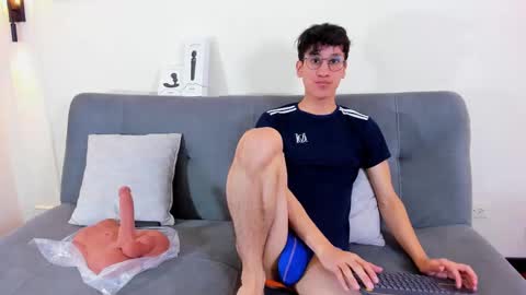 Snapshot of camilo_stark chatting on November 22, 3:38 am Camilo online show from November 22, 3:38 am