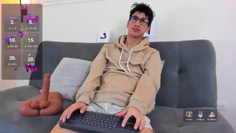 Snapshot of camilo_stark chatting on November 25, 3:28 am Camilo online show from November 25, 3:28 am