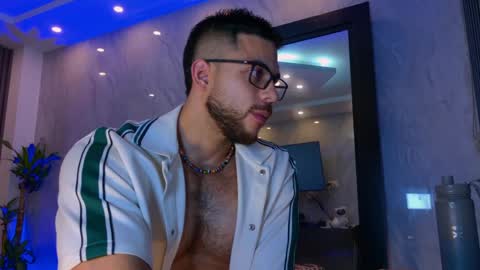 Snapshot of camilowatson chatting on May 30, 1:35 am Camilo Watson online show from May 30, 1:35 am