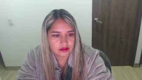Snapshot of camivilla393140 chatting on July 11, 2:14 am camivilla393140 online show from July 11, 2:14 am