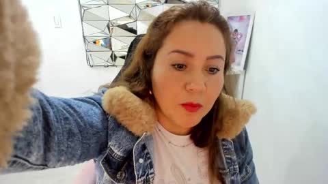 camixxx_m online show from April 12, 1:27 pm