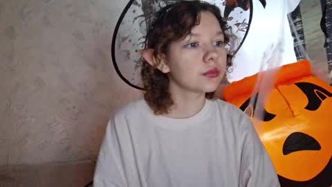 Snapshot of cammyrose_ chatting on October 24, 2:24 pm cammyrose_ online show from October 24, 2:24 pm