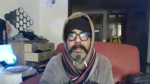 Snapshot of camomilla72 chatting on October 20, 11:10 am Cristian online show from October 20, 11:10 am