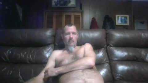 Snapshot of canadianchris1007 chatting on December 15, 1:22 pm Chris online show from December 15, 1:22 pm