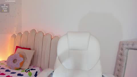 Snapshot of candase_ chatting on January 14, 9:30 pm Candase online show from January 14, 9:30 pm