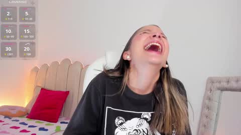 Snapshot of candase_ chatting on January 15, 11:19 pm Candase online show from January 15, 11:19 pm