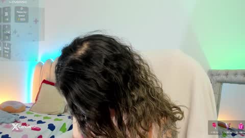 Snapshot of candase_ chatting on January 23, 7:43 am Candase online show from January 23, 7:43 am