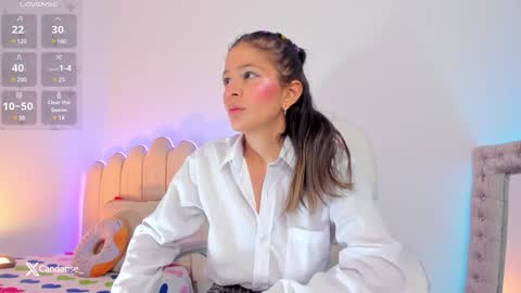 Snapshot of candase_ chatting on February 2, 11:32 pm Candase online show from February 2, 11:32 pm