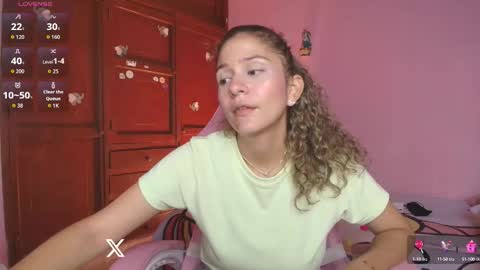 Snapshot of candase_ chatting on September 12, 1:06 am Candase online show from September 12, 1:06 am