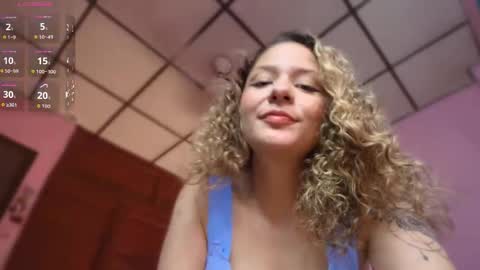 Snapshot of candase_ chatting on October 10, 11:37 pm Candase online show from October 10, 11:37 pm