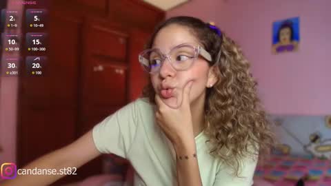 Snapshot of candase_ chatting on October 26, 2:50 am Candase online show from October 26, 2:50 am