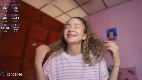 Snapshot of candase_ chatting on November 2, 10:23 pm Candase online show from November 2, 10:23 pm