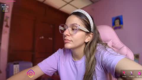 Snapshot of candase_ chatting on November 8, 1:28 am Candase online show from November 8, 1:28 am