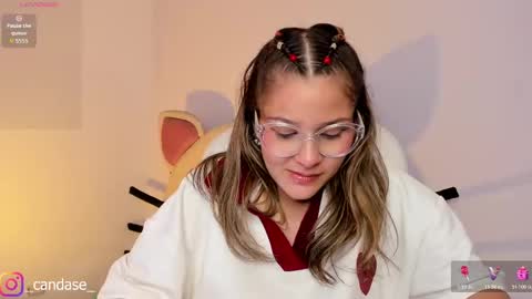 Snapshot of candase_ chatting on November 22, 4:00 am Candase online show from November 22, 4:00 am