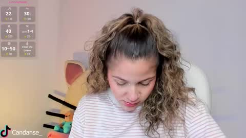 Snapshot of candase_ chatting on November 26, 12:44 am Candase online show from November 26, 12:44 am