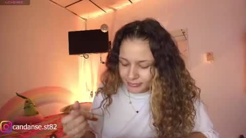 Snapshot of candase_ chatting on August 9, 10:26 pm Candase online show from August 9, 10:26 pm