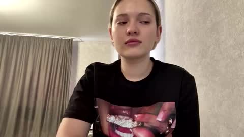 candelariahile online show from February 9, 8:07 am