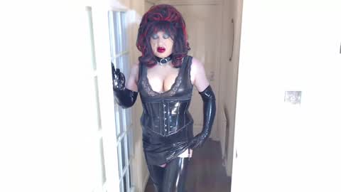 Snapshot of candi_smokes chatting on April 26, 12:47 pm candi smokes online show from April 26, 12:47 pm