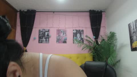 Candy  online show from January 29, 1:17 pm