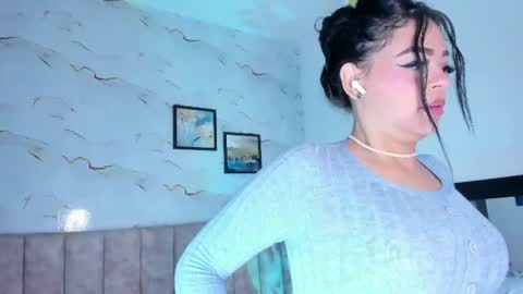 Snapshot of candicewayne chatting on June 19, 11:14 am CANDICE WAYNE online show from June 19, 11:14 am