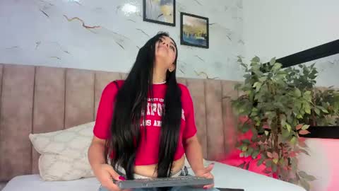 Snapshot of candicewayne chatting on June 29, 11:21 am CANDICE WAYNE online show from June 29, 11:21 am