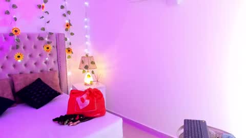 Candie  online show from September 9, 11:43 am