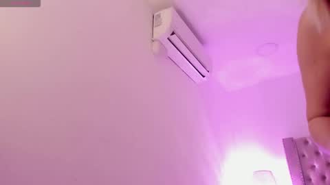 Candie  online show from February 6, 12:19 pm