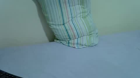 Snapshot of candiemaya chatting on October 3, 4:53 am candiemaya online show from October 3, 4:53 am
