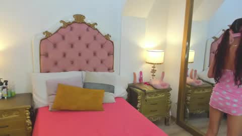 Snapshot of candy5girl chatting on January 22, 10:59 pm Candy online show from January 22, 10:59 pm