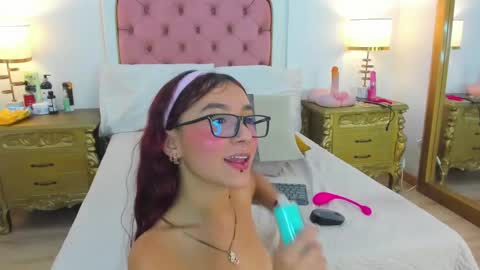 Snapshot of candy5girl chatting on January 27, 10:38 pm Candy online show from January 27, 10:38 pm