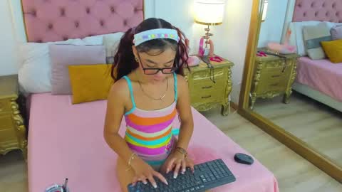 Snapshot of candy5girl chatting on January 29, 10:43 pm Candy online show from January 29, 10:43 pm