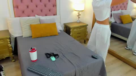 Snapshot of candy5girl chatting on February 11, 1:41 am Candy online show from February 11, 1:41 am