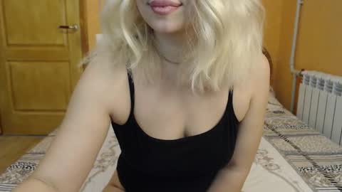 Snapshot of candy_9797 chatting on March 5, 10:11 am Candy online show from March 5, 10:11 am