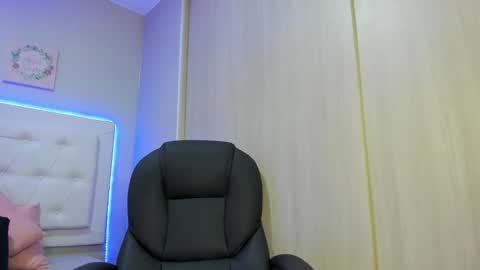 candy brown online show from September 27, 6:57 pm